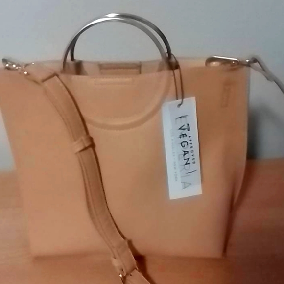 Empiera PETA Approved Vegan Purse - Picture 1 of 5